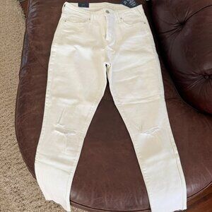 Crown & Ivy Raw Hem Ripped Knees High Rise Skinny White Jeans Size 6 NWT